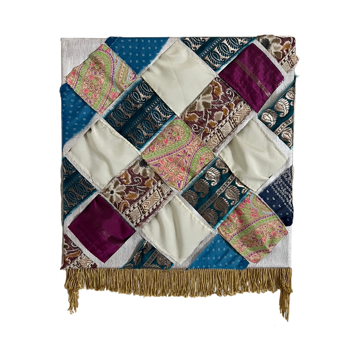 The Apple Doesn’t Fall Far From the Tree ∨ اسی ماخذ سے ∨ वे मूल में समान थे